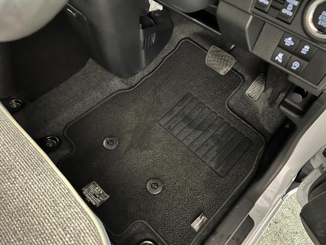 ムーヴキャンバスストライプスＧ　走行３０９８キロ／ＬＥＤヘッドランプ／マット１年保証距離無制限　走行距離３０９８キロ　純正マット　サイドエアバッグ　ＬＥＤヘッドランプ　アイドリングストップ　シートヒーター　両側電動スライドドア　オート格納式ドアミラー　電動パーキングブレーキ（埼玉県）の中古車