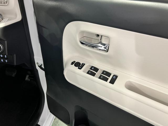 ムーヴキャンバスストライプスＧ　走行３０９８キロ／ＬＥＤヘッドランプ／マット１年保証距離無制限　走行距離３０９８キロ　純正マット　サイドエアバッグ　ＬＥＤヘッドランプ　アイドリングストップ　シートヒーター　両側電動スライドドア　オート格納式ドアミラー　電動パーキングブレーキ（埼玉県）の中古車