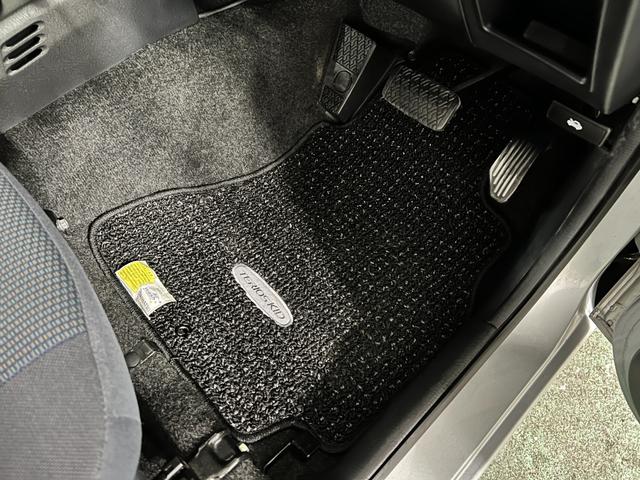 テリオスキッドL 4WD/走行67727キロ/ラジオ/純正カーペットマット1年保証距離無制限 走行距離67727キロ 4WD ラジオ 純正カーペットマット ETC 助手席エアバック マニュアルエアコン(埼玉県)の中古車