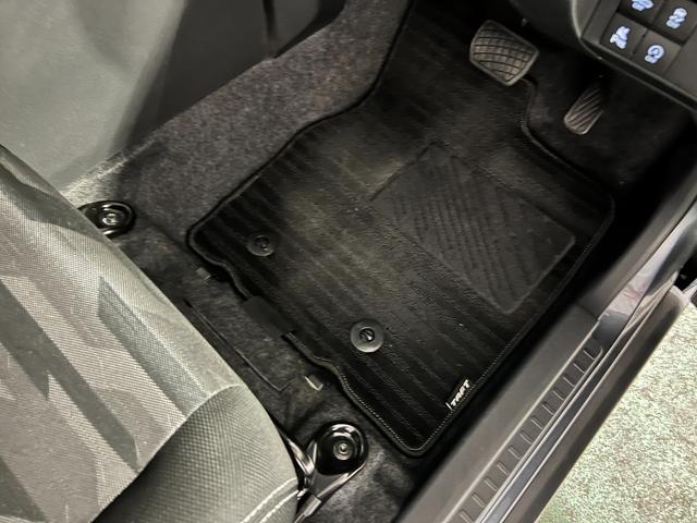 タフトG ダーククロムベンチャー 走行7299キロ/社用車上がり1年保証・走行距離無制限 サイドエアバック クリアランスソナー オートマチックハイビーム オートライト LEDヘッドライト シートヒーター(埼玉県)の中古車