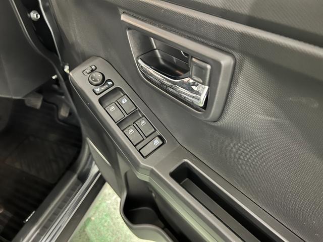 タフトＧ　ダーククロムベンチャー　走行２７６７キロ／シートヒーター１年保証距離無制限　走行距離２７６７キロ　サイドエアバッグ　ＬＥＤヘッドランプ　アイドリングストップ　シートヒーター　電動格納式ドアミラー　電動パーキングブレーキ（埼玉県）の中古車