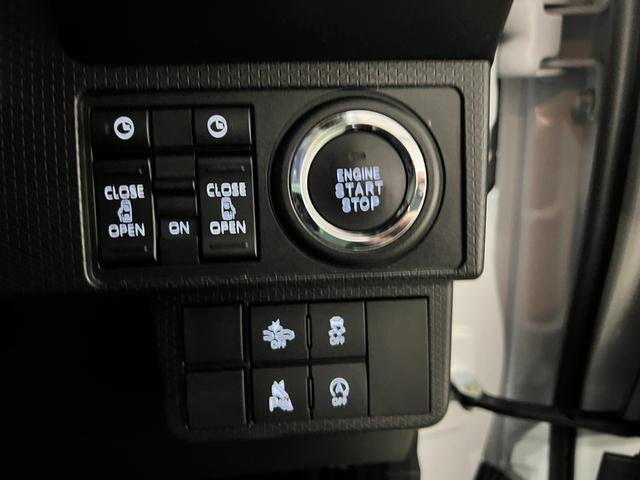 タントカスタムRSリミテッド 走行2654キロ/LEDヘッドランプ1年保証距離無制限 走行距離2654キロ 純正マット サイドエアバッグ LEDヘッドランプ アイドリングストップ シートヒーター 両側電動スライドドア オート格納式ドアミラー 電動パーキングブレーキ(埼玉県)の中古車