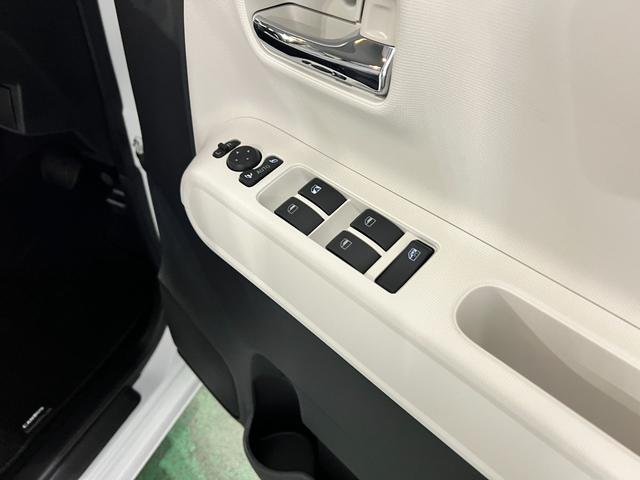 ムーヴキャンバスストライプスG 走行1801キロ/クリアランスソナー/社用車1年保証・走行距離無制限 サイドエアバック クリアランスソナー オートマチックハイビーム オートライト LEDヘッドライト ベンチシート シートヒーター 両側電動スライドドア(埼玉県)の中古車