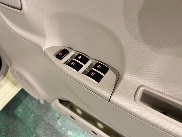 エッセX 走行18626キロ/ワンセグナビ/マット1年保証距離無制限 走行距離18626キロ ワンセグナビ 純正カーペットマット 助手席エアバック キーレスエントリー ドリンクホルダー(東京都)の中古車