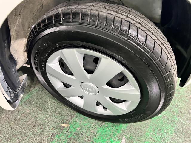ミラXスペシャル MT車/走行64892キロ/CDチューナー1年保証距離無制限 走行距離64892キロ マニュアル車 CDチューナー 純正カーペットマット 助手席エアバック マニュアルエアコン(埼玉県)の中古車
