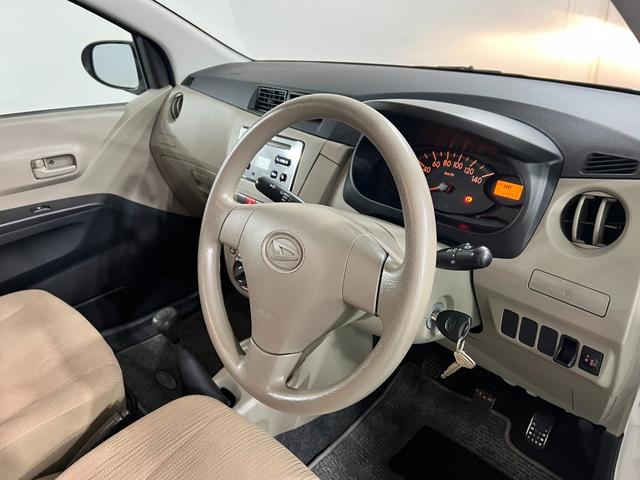 ミラXスペシャル MT車/走行64892キロ/CDチューナー1年保証距離無制限 走行距離64892キロ マニュアル車 CDチューナー 純正カーペットマット 助手席エアバック マニュアルエアコン(埼玉県)の中古車