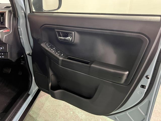 タフトＧ　ダーククロムベンチャー　走行２３３２キロ／社用車１年保証・走行距離無制限　サイドエアバック　クリアランスソナー　オートマチックハイビーム　オートライト　ＬＥＤヘッドライト　シートヒーター（埼玉県）の中古車