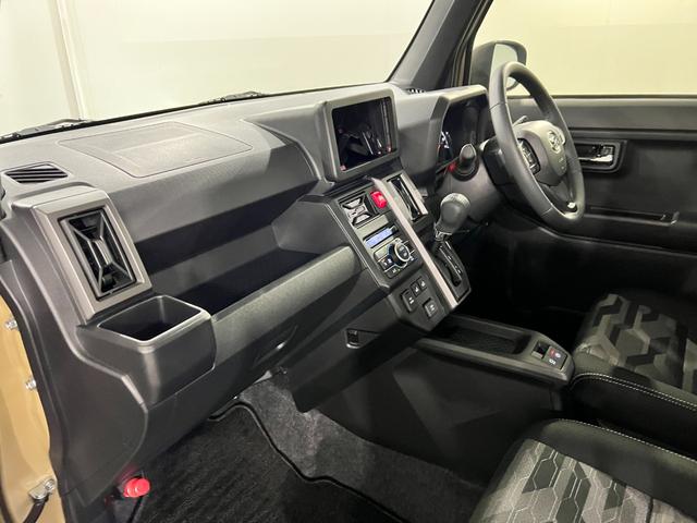 タフトGターボ ダーククロムベンチャー 走行8956キロ/マット1年保証距離無制限 走行距離8956キロ 純正マット サイドエアバッグ LEDヘッドランプ アイドリングストップ シートヒーター オート格納式ドアミラー 電動パーキングブレーキ(埼玉県)の中古車