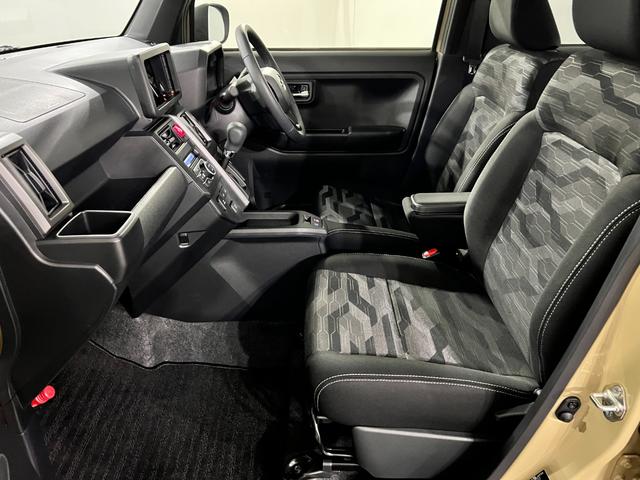 タフトGターボ ダーククロムベンチャー 走行8956キロ/マット1年保証距離無制限 走行距離8956キロ 純正マット サイドエアバッグ LEDヘッドランプ アイドリングストップ シートヒーター オート格納式ドアミラー 電動パーキングブレーキ(埼玉県)の中古車