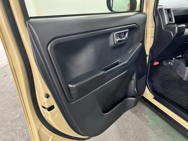 タフトGターボ ダーククロムベンチャー 走行8956キロ/マット1年保証距離無制限 走行距離8956キロ 純正マット サイドエアバッグ LEDヘッドランプ アイドリングストップ シートヒーター オート格納式ドアミラー 電動パーキングブレーキ(埼玉県)の中古車