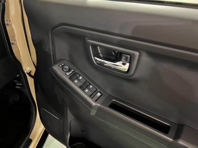 タフトGターボ ダーククロムベンチャー 走行8956キロ/マット1年保証距離無制限 走行距離8956キロ 純正マット サイドエアバッグ LEDヘッドランプ アイドリングストップ シートヒーター オート格納式ドアミラー 電動パーキングブレーキ(埼玉県)の中古車
