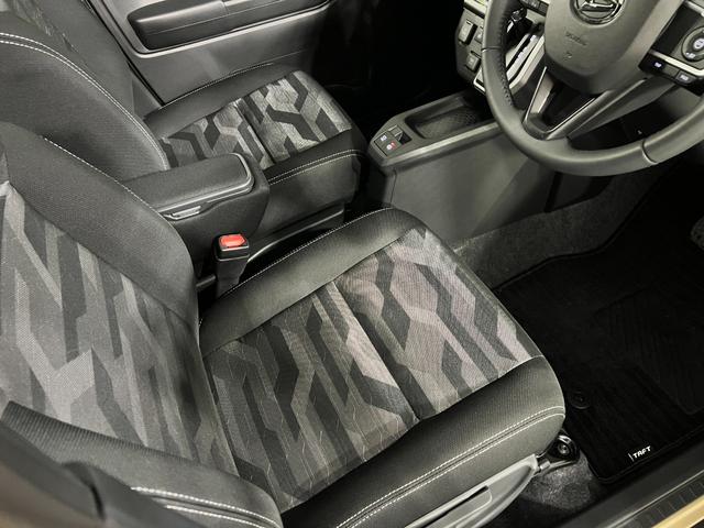 タフトGターボ ダーククロムベンチャー 走行8956キロ/マット1年保証距離無制限 走行距離8956キロ 純正マット サイドエアバッグ LEDヘッドランプ アイドリングストップ シートヒーター オート格納式ドアミラー 電動パーキングブレーキ(埼玉県)の中古車