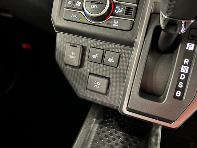 タフトGターボ ダーククロムベンチャー 走行8956キロ/マット1年保証距離無制限 走行距離8956キロ 純正マット サイドエアバッグ LEDヘッドランプ アイドリングストップ シートヒーター オート格納式ドアミラー 電動パーキングブレーキ(埼玉県)の中古車