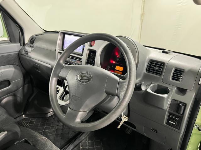 ハイゼットカーゴクルーズリミテッド 4WD/走行52977キロ/ナビ1年保証距離無制限 走行距離52977キロ フルセグナビ バックカメラ ブルートゥース 純正マット 助手席エアバック 両側スライドドア(埼玉県)の中古車