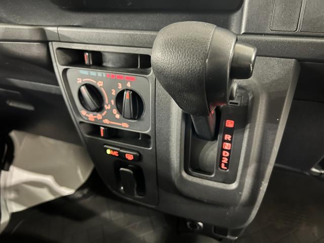 ハイゼットカーゴスペシャル 走行12432キロ/ナビ/ドラレコ/ETC一年保証・走行距離無制限 タイヤ4本交換 ワンセグナビ Bluetooth ドラレコ ETC オートライト アイドリングストップ(埼玉県)の中古車