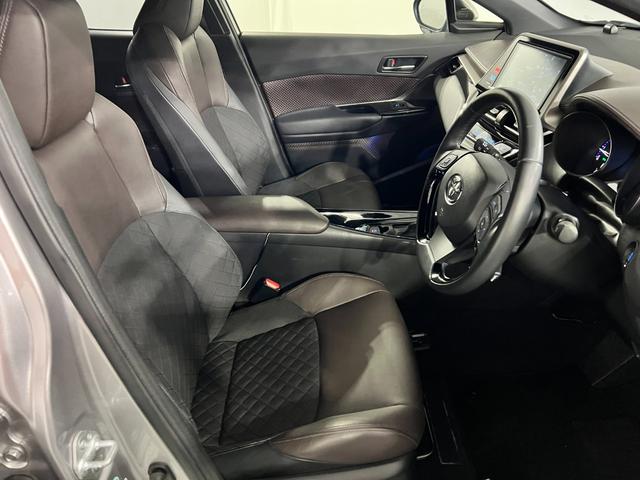 Ｃ−ＨＲ 中古車 Ｇ−Ｔ　走行４２１４９キロ／車検整備付／４ＷＤ／ナビ一年保証・走行距離無制限　フルセグナビ　Ｂｌｕｅｔｏｏｔｈ　バックカメラ　ドラレコ　クリアランスソナー　オートライト　ＬＥＤヘッドライト　アイドリングストップ