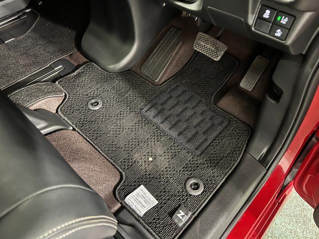 N−BOXカスタムG・EXターボホンダセンシング 走行37825キロ/ナビ1年保証距離無制限 走行距離37825キロ フルセグナビ バックカメラ ブルートゥース 純正マット サイドエアバッグ LEDヘッドランプ(埼玉県)の中古車