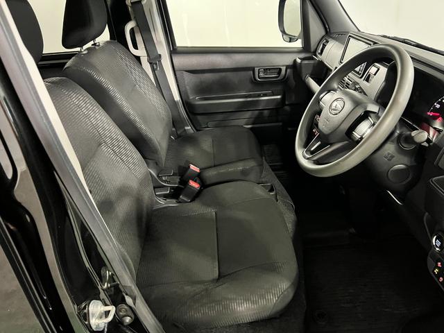 ハイゼットカーゴ 中古車 クルーズ　走行３８２９９キロ／純正フルセグナビ／ドラレコ１年保証距離無制限　走行距離３８２９９キロ　純正フルセグナビ　バックカメラ　ドラレコ　純正マット　クリアランスソナー　ＬＥＤヘッドランプ　アイドリングストップ　両側スライドドア