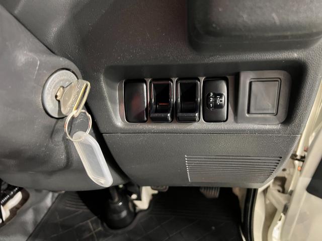 ハイゼットトラックエアコンパワステ スペシャル 走行96067キロ/車検整備付一年保証・走行距離無制限 走行96067キロ 車検整備付 5速マニュアル CDチューナー エアコンパワステ 運転席ゴムマット(埼玉県)の中古車