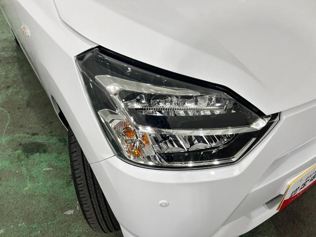 ミライースＸ　ＳＡIII　走行５８９７キロ／ＬＥＤヘッドランプ／マット１年保証距離無制限　走行距離５８９７キロ　純正マット　助手席エアバッグ　クリアランスソナー　オートライト　ＬＥＤヘッドランプ　アイドリングストップ　キーレスエントリー　スマートアシスト３（埼玉県）の中古車