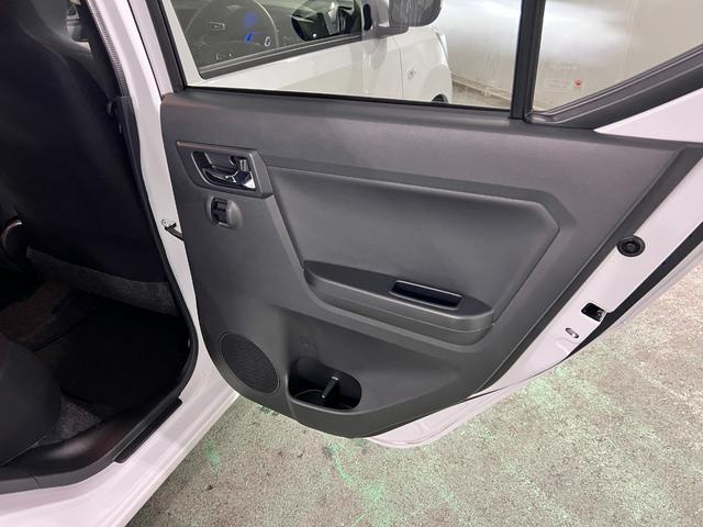 ミライースＸ　ＳＡIII　走行５８９７キロ／ＬＥＤヘッドランプ／マット１年保証距離無制限　走行距離５８９７キロ　純正マット　助手席エアバッグ　クリアランスソナー　オートライト　ＬＥＤヘッドランプ　アイドリングストップ　キーレスエントリー　スマートアシスト３（埼玉県）の中古車