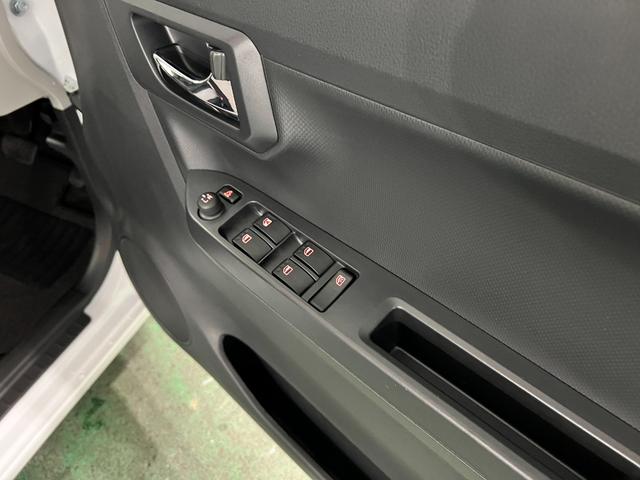 ミライースＸ　ＳＡIII　走行５８９７キロ／ＬＥＤヘッドランプ／マット１年保証距離無制限　走行距離５８９７キロ　純正マット　助手席エアバッグ　クリアランスソナー　オートライト　ＬＥＤヘッドランプ　アイドリングストップ　キーレスエントリー　スマートアシスト３（埼玉県）の中古車