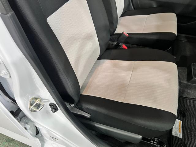 ミライースＸ　ＳＡIII　走行５８９７キロ／ＬＥＤヘッドランプ／マット１年保証距離無制限　走行距離５８９７キロ　純正マット　助手席エアバッグ　クリアランスソナー　オートライト　ＬＥＤヘッドランプ　アイドリングストップ　キーレスエントリー　スマートアシスト３（埼玉県）の中古車