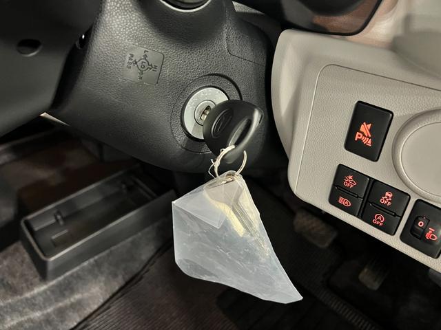 ミライースＸ　ＳＡIII　走行５８９７キロ／ＬＥＤヘッドランプ／マット１年保証距離無制限　走行距離５８９７キロ　純正マット　助手席エアバッグ　クリアランスソナー　オートライト　ＬＥＤヘッドランプ　アイドリングストップ　キーレスエントリー　スマートアシスト３（埼玉県）の中古車