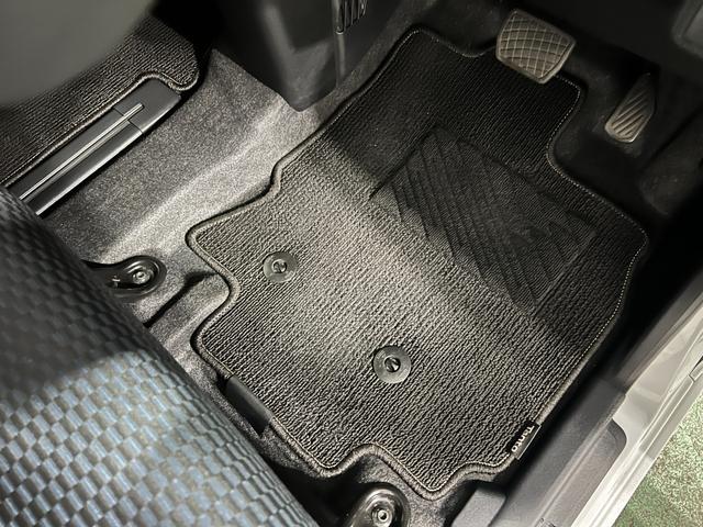 タントカスタムRS 走行14712キロ/シートヒーター/純正マット1年保証距離無制限 走行距離14712キロ 純正マット サイドエアバッグ LEDヘッドランプ アイドリングストップ シートヒーター 両側電動スライドドア オート格納式ドアミラー 電動パーキングブレーキ(埼玉県)の中古車