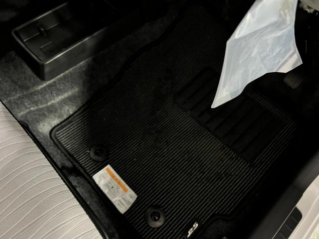 ミライースX SAIII 走行274キロ/純正フルセグナビ/純正マット1年保証距離無制限 走行距離274キロ 純正フルセグナビ ブルートゥース 純正マット クリアランスソナー オートライト LEDヘッドランプ アイドリングストップ 電動格納式ドアミラー(埼玉県)の中古車