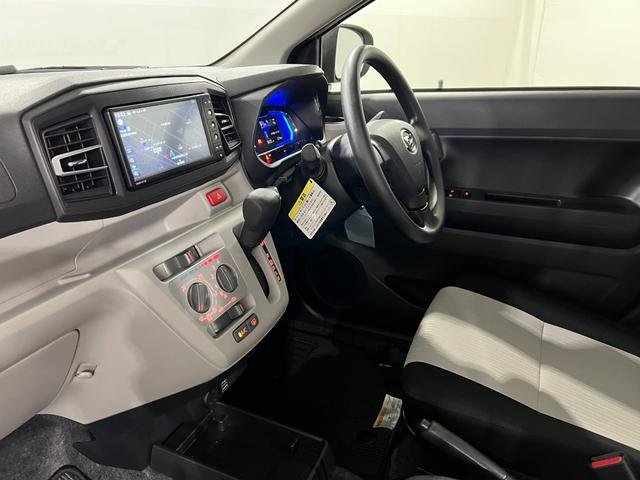 ミライースX SAIII 走行274キロ/純正フルセグナビ/純正マット1年保証距離無制限 走行距離274キロ 純正フルセグナビ ブルートゥース 純正マット クリアランスソナー オートライト LEDヘッドランプ アイドリングストップ 電動格納式ドアミラー(埼玉県)の中古車