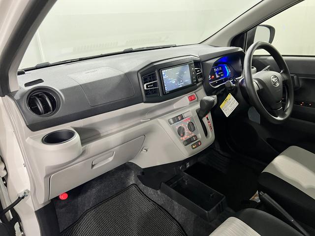 ミライースX SAIII 走行274キロ/純正フルセグナビ/純正マット1年保証距離無制限 走行距離274キロ 純正フルセグナビ ブルートゥース 純正マット クリアランスソナー オートライト LEDヘッドランプ アイドリングストップ 電動格納式ドアミラー(埼玉県)の中古車