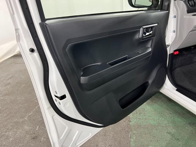 ミライースX SAIII 走行274キロ/純正フルセグナビ/純正マット1年保証距離無制限 走行距離274キロ 純正フルセグナビ ブルートゥース 純正マット クリアランスソナー オートライト LEDヘッドランプ アイドリングストップ 電動格納式ドアミラー(埼玉県)の中古車