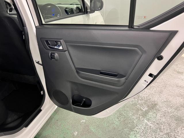 ミライースX SAIII 走行274キロ/純正フルセグナビ/純正マット1年保証距離無制限 走行距離274キロ 純正フルセグナビ ブルートゥース 純正マット クリアランスソナー オートライト LEDヘッドランプ アイドリングストップ 電動格納式ドアミラー(埼玉県)の中古車