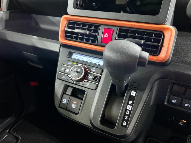 タントファンクロスリミテッド 走行16キロ/展示車試乗車1年保証・走行距離無制限 サイドエアバック クリアランスソナー オートマチックハイビーム オートライト LEDヘッドライト ベンチシート シートヒーター 両側電動スライドドア(埼玉県)の中古車
