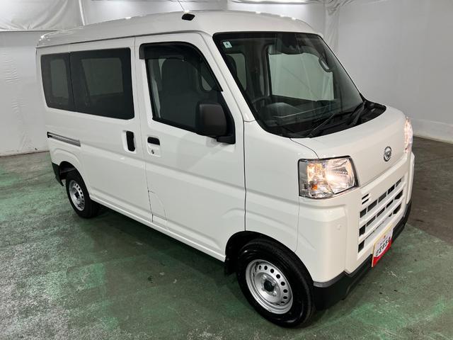 ハイゼットカーゴDX MT車/走行5094キロ/FMAMラジオ/マット1年保証距離無制限 走行距離5094キロ マット 助手席エアバッグ クリアランスソナー オートライト アイドリングストップ 両側スライドドア(埼玉県)の中古車