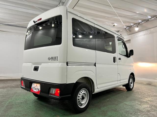 ハイゼットカーゴDX MT車/走行5094キロ/FMAMラジオ/マット1年保証距離無制限 走行距離5094キロ マット 助手席エアバッグ クリアランスソナー オートライト アイドリングストップ 両側スライドドア(埼玉県)の中古車