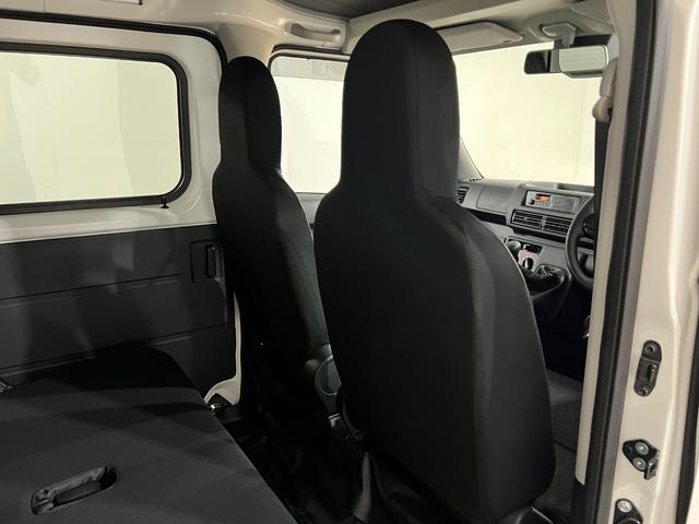 ハイゼットカーゴDX MT車/走行5094キロ/FMAMラジオ/マット1年保証距離無制限 走行距離5094キロ マット 助手席エアバッグ クリアランスソナー オートライト アイドリングストップ 両側スライドドア(埼玉県)の中古車