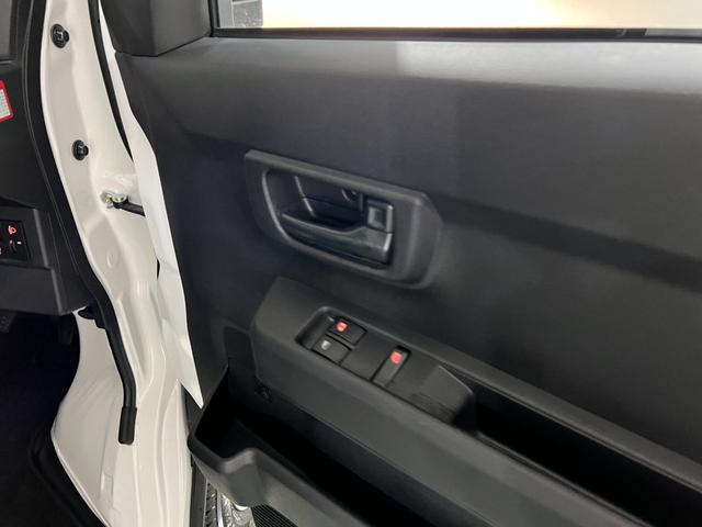 ハイゼットカーゴDX MT車/走行5094キロ/FMAMラジオ/マット1年保証距離無制限 走行距離5094キロ マット 助手席エアバッグ クリアランスソナー オートライト アイドリングストップ 両側スライドドア(埼玉県)の中古車