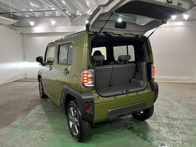 タフトGターボ ダーククロムベンチャー 走行22639キロ/マット1年保証距離無制限 走行距離22639キロ 純正マット サイドエアバッグ LEDヘッドランプ アイドリングストップ シートヒーター オート格納式ドアミラー 電動パーキングブレーキ(埼玉県)の中古車