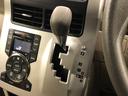 １年保証距離無制限　走行距離８０４６７キロ　車検整備付　ＴＶレスナビ　純正カーペットマット　助手席エアバッグ　ドリンクホルダー　オートエアコン（埼玉県）の中古車