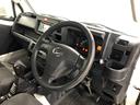 １年保証距離無制限　走行距離５２３７９キロ　４ＷＤ　ＭＴ　ＣＤチューナー　純正フロアマット　荷台作業灯　マニュアルエアコン　キーレスエントリー（埼玉県）の中古車