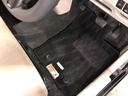１年保証距離無制限　走行距離７３０８０キロ　フルセグナビ　バックカメラ　ブルートゥース　純正マット　オートライト　アイドリングストップ　シートヒーター　オート格納式ドアミラー　プッシュボタンスタート（埼玉県）の中古車