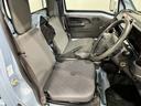 ハイゼットトラック 中古車 スタンダード　走行１３８５８４キロ／車検整備付／４ＷＤ一年保証・走行距離無制限　走行１３８５８４キロ　車検整備付　タイヤ２本交換　４ＷＤ　ＣＤチューナー　純正ゴムマット　キズ凹みあり