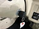 １年保証距離無制限　走行距離１８６２６キロ　ワンセグナビ　純正カーペットマット　助手席エアバック　キーレスエントリー　ドリンクホルダー（東京都）の中古車