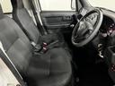 ハイゼットカーゴ 中古車 ＤＸ　ＭＴ車／走行５０９４キロ／ＦＭＡＭラジオ／マット１年保証距離無制限　走行距離５０９４キロ　マット　助手席エアバッグ　クリアランスソナー　オートライト　アイドリングストップ　両側スライドドア