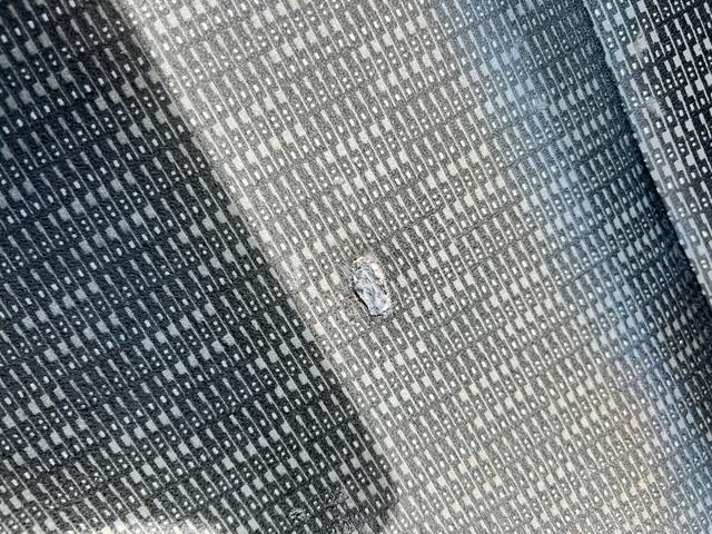 フィット13G・Lパッケージ 現状販売車/ルーフ色あせ/シート穴【現状販売車】保証1年間・距離無制限付き 純正ナビ オートエアコン キーフリー 純正フロアマット アイドリングストップ 純正リアスモークガラス(埼玉県)の中古車