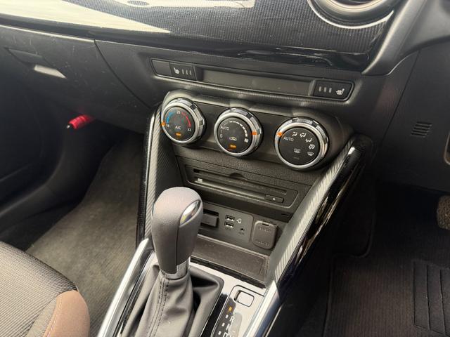 MAZDA215Sプロアクティブ スマートエディション 走行5599キロ保証1年間・距離無制限付き フルセグナビ Bluetooth 全周囲カメラ オートエアコン キーフリー 純正フロアマット アルミホイール 純正リアスモークガラス(埼玉県)の中古車