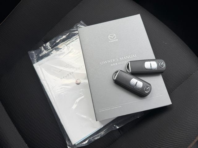 MAZDA215Sプロアクティブ スマートエディション 走行5599キロ保証1年間・距離無制限付き フルセグナビ Bluetooth 全周囲カメラ オートエアコン キーフリー 純正フロアマット アルミホイール 純正リアスモークガラス(埼玉県)の中古車