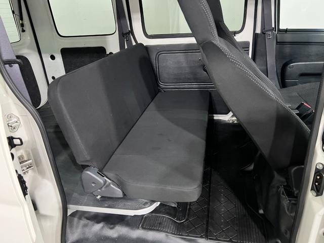 ハイゼットカーゴＤＸ　走行１１７７１４キロ／ワンセグナビ／純正マット１年保証距離無制限　走行距離１１７７１４キロ　ワンセグナビ　ブルートゥース　純正フロアマット　アイドリングストップ　マニュアルエアコン　キーレスエントリー　両側スライドドア（埼玉県）の中古車
